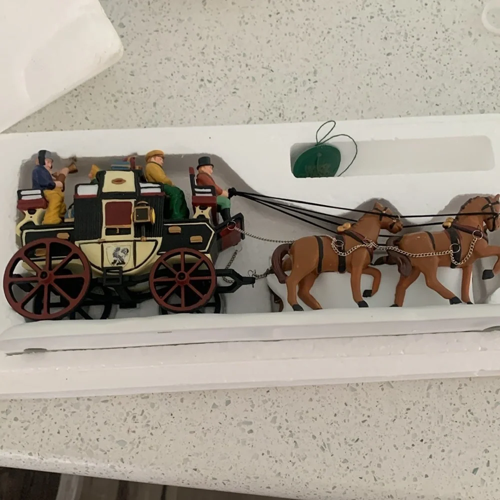 Dickens' Village Holiday Coach vintage